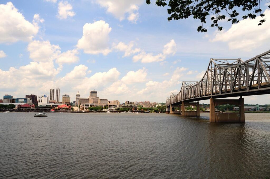 Murray Baker Bridge over the Illinois River in Peoria, Illinois near Citywide CPR offering official American Heart Association BLS, ACLS, and PALS certification.